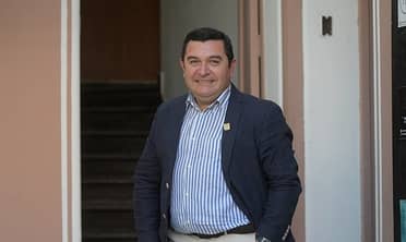 Licencias médicas: Actual alcalde de Pelarco viajó a Argentina con licencia médica en 2024