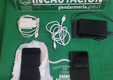 Profesor es sorprendido intentando ingresar celulares a la cárcel de Talca