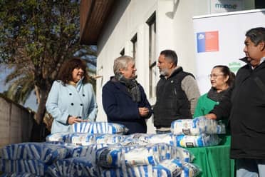 Comerciantes de la vía pública donan 500 kilos de azúcar al EcoMercado de Curicó