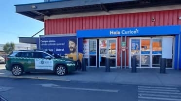 Hombre armado genera pánico al interior de supermercado de Curicó