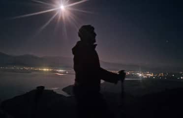 Taller de Trekking de Curicó realiza exitosa salida nocturna cerca del Embalse Convento Viejo