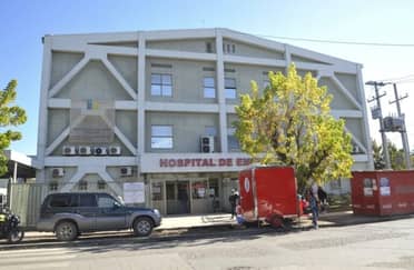 Comercio en el hospital antiguo de Curicó lucha por sobrevivir: Bajas ventas e inseguridad impactan a locatarios