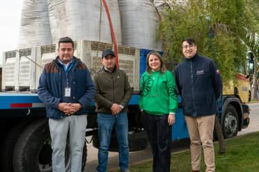Agricultores de Rauco reciben 33 toneladas de compost gracias al programa "Alianzas Productivas" de INDAP