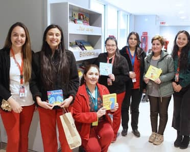 Hospital de Curicó inaugura biblioteca en área de Neonatología