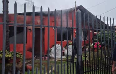 Incendio devasta vivienda en sector La Obra de Curicó: Tres mujeres damnificadas