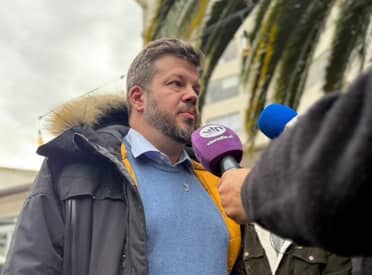Johannes Kaiser se reúne con adherentes en Curicó desestimando resultados de Cadem