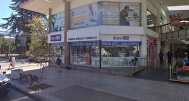 Mujer es asesinada por su pareja dentro de un local en el centro de Talca