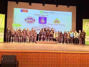 Juegos Deportivos Escolares de Curicó premian a sus deportistas más destacados