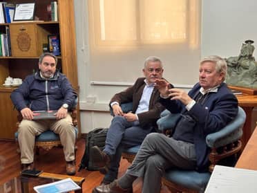 Municipio de Curicó y Cámara Chilena de la Construcción analizan proyectos de conectividad urbana en Curicó