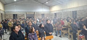 Emotiva consagración: Sector Los Guindos de Curicó recupera su capilla tras 15 años del 27F
