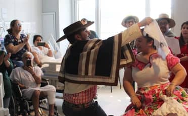 Hospital de Curicó celebra Fiestas Patrias con "Sanar con zapateos"