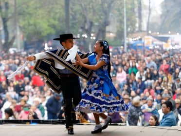 Fiesta de la Chilenidad en Curicó supera expectativas con una masiva convocatoria