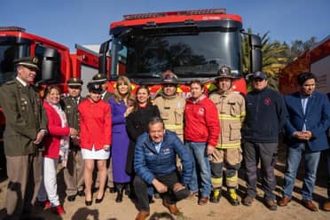 Gobierno Regional entrega 13 vehículos a Bomberos y municipios para fortalecer la seguridad