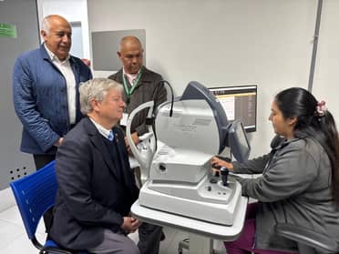 Municipio de Curicó presentó nueva cámara retinal para detección temprana de enfermedades visuales