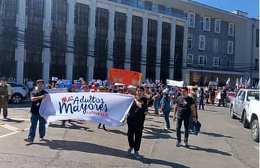 Con alta adhesión y marcha inició primer día del Paro Nacional de la Salud en Curicó