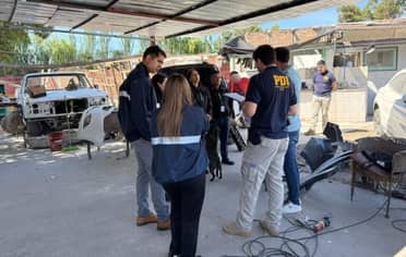 Operativo interinstitucional: Fiscalizan desarmadurías en Curicó para combatir el comercio irregular de piezas de vehículos