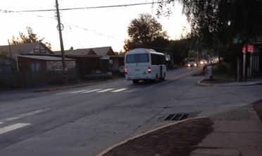 "Un verdadero horno": Usuarios denuncian calidad crítica de minibuses que conectan Curicó con la costa