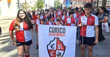 Deportistas curicanos fueron parte del desfile por los 282 años de Curicó