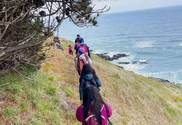 Trekkeros curicanos completan penúltima salida al Faro Trilco de Vichuquén