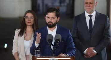 Presidente Boric felicita a Jara y Kast por pasar al balotaje