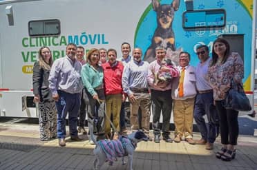 Gobierno Regional entrega su primera Clínica Veterinaria Móvil a Teno