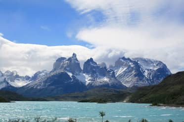 Confirman dos fallecidos y aumentan a siete las personas desaparecidas por tormenta en Torres del Paine