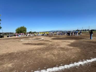 Comunidad deportiva inaugura su campo de sóftbol y béisbol en Santa Fe