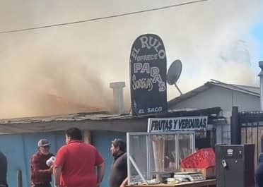 Se quemó “El Rulo”: Incendio consume por completo estructura de local en Isla de Marchant