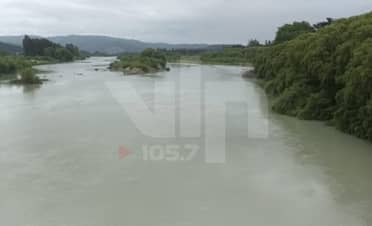 Ríos lechosos: Agricultores exigen a SENAPRED y DGA análisis urgente del agua por temor a contaminación volcánica