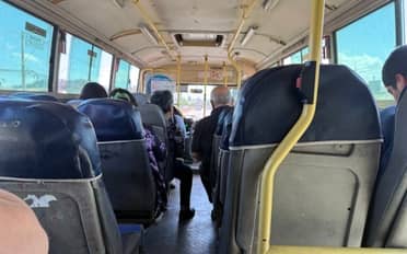 Transporte rural en crisis: En riesgo beneficio a estudiantes y adultos mayores en el Maule