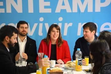 Frente Amplio analiza derrota electoral y llama a la unidad progresista tras triunfo de Kast