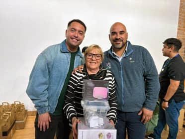 Municipio de Molina entregó kits de masajes e implementación a 100 cuidadores de la comuna