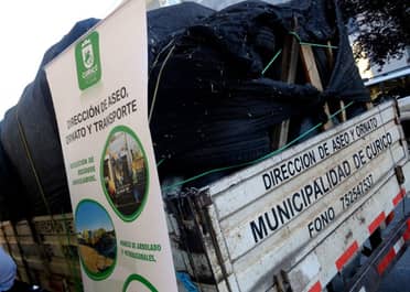 Municipio de Curicó retiró más de 700 neumáticos abandonados de la vía pública