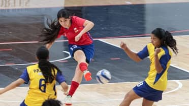 Curicanos(as) siguen luchando por avanzar en los Juegos Deportivos Escolares en Paraguay