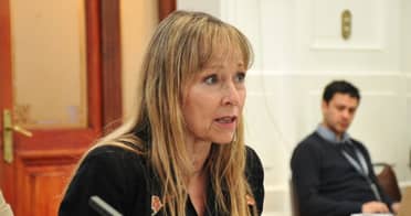 Diputada Gazmuri defiende al Partido Comunista ante críticas por llamado a movilización