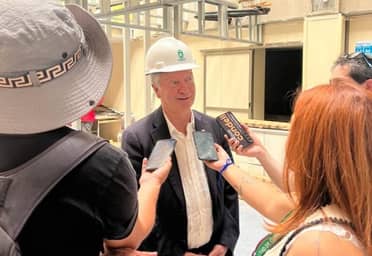 Alcalde de Curicó visitó trabajos de desarme en el exhospital de Curicó