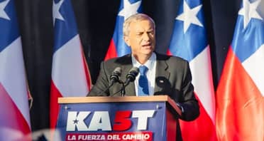 Kast cierra campaña en Temuco criticando a Jara y al gobierno