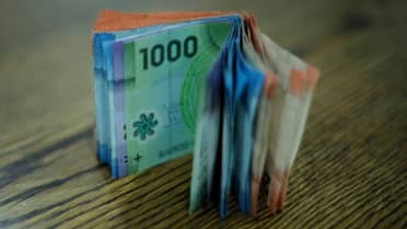 Consulta la fecha de pago de pensiones y beneficios estatales en línea