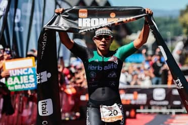 Cecilia Pérez se corona bicampeona del Ironman 70.3 de Pucón