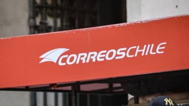 Alerta por nueva estafa telefónica: Suplantan a Correos de Chile para robar cuentas de WhatsApp y pedir dinero