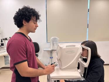 Irritación y ojo seco: ¿Por qué el verano exige cuidados especiales para la salud ocular?