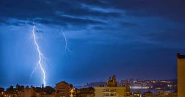 Emiten aviso por tormentas eléctricas en nueve regiones chilenas