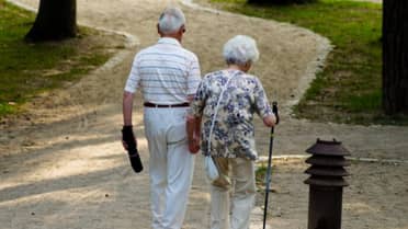 Cuadro de intoxicación afecta a delegación de adultos mayores de Curicó tras viaje a la costa