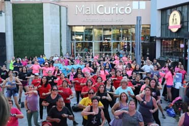 Corporación de Deportes de Curicó finalizó Talleres de Verano con gran evento de Zumba