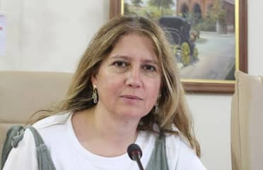 Concejala Cheyre por situación de directora del DAEM Curicó: "No podemos seguir pagando sueldos a una persona que no está trabajando"