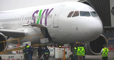 Detenido pasajero que alertó sobre falso explosivo en avión