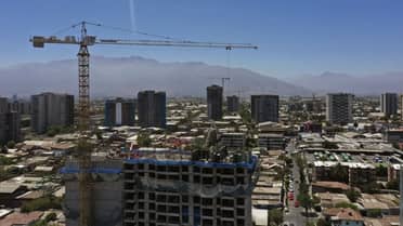 Tasa de interés hipotecaria toca su piso desde 2021, pero otras crediticias suben