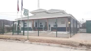 Investigan muerte de un detenido al interior del Retén de Carabineros de Santa Olga: Tenía orden vigente por VIF