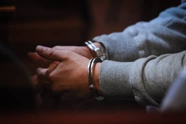 Gendarmería libera por error a imputado por drogas en Temuco