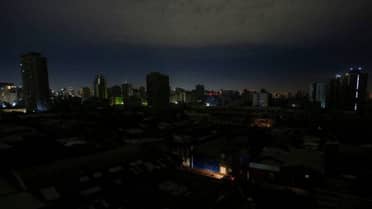 SEC aplica millonarias multas a empresas eléctricas por el masivo apagón nacional de 2025